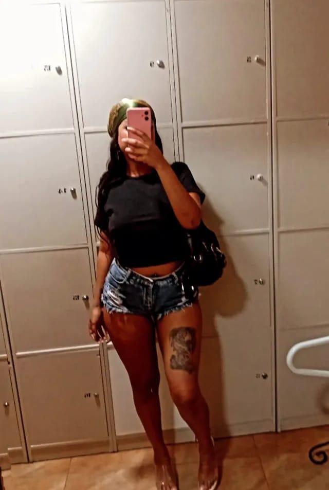Chica busca chico en Almería: Chica busca chico