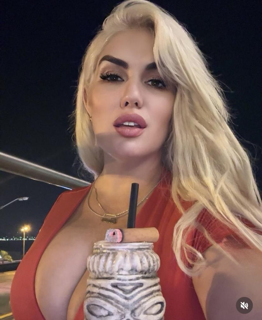 Chica busca chico en Huelva: Chica busca chico