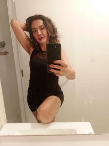 621313275: Chica busca chico en Sevilla