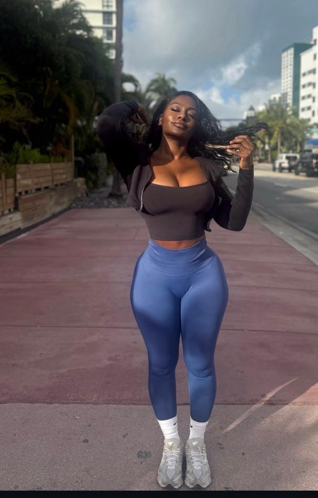 Chica busca chico en Cádiz: 