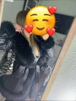 664350470: Chica busca chico en Barcelona