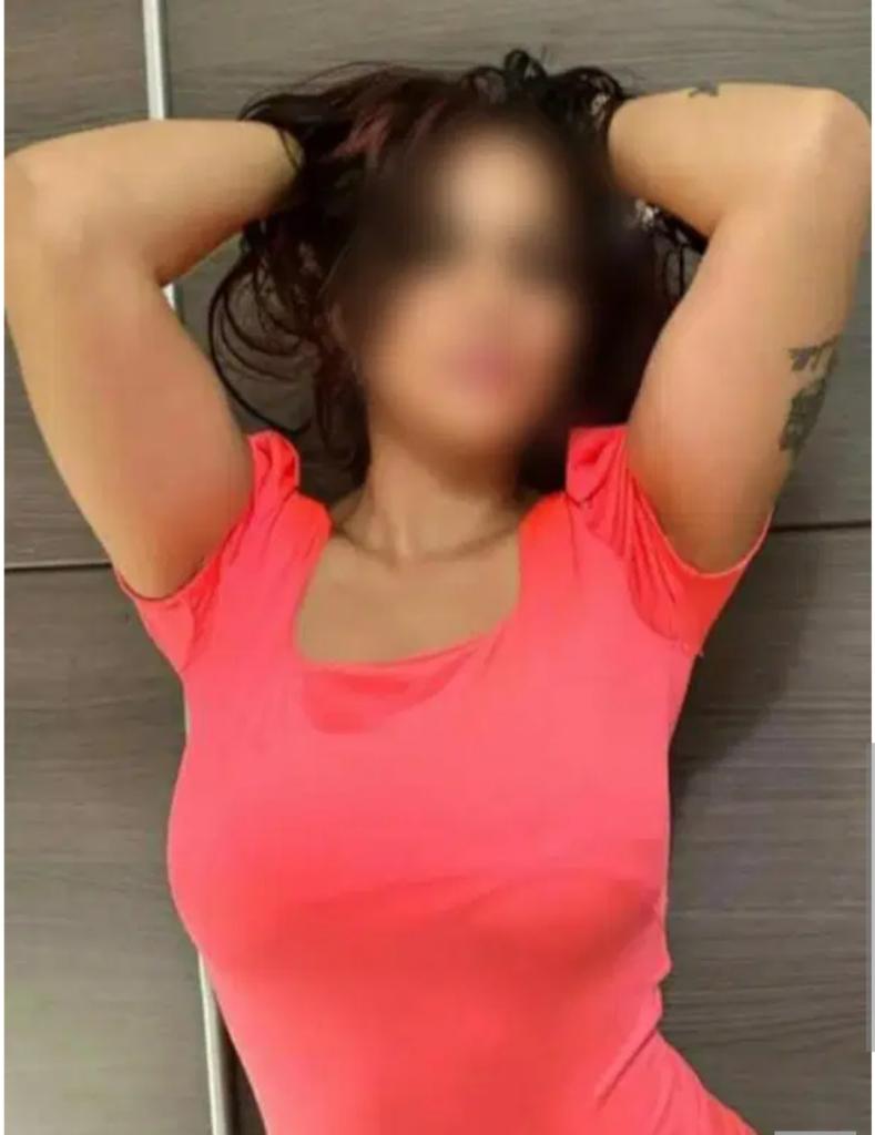 Chica busca chico en Almería: 