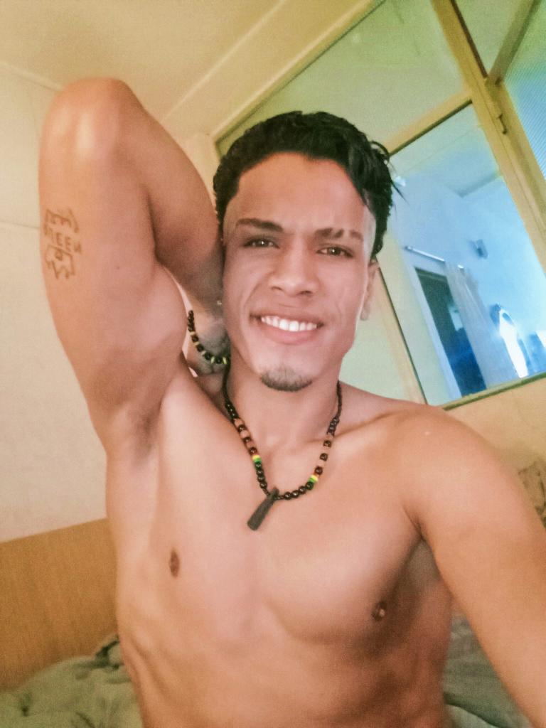 643583189: Chico busca chica en Sevilla