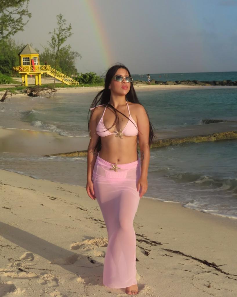 615581492: Chica busca chico en Barcelona