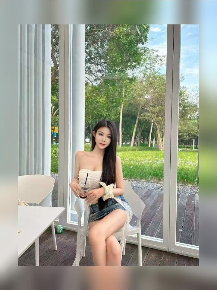 613805606: Chica busca chico en Barcelona