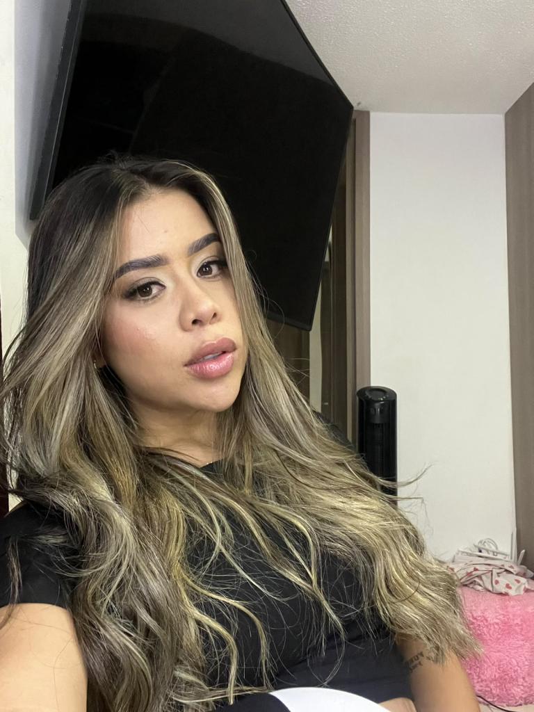 615581492: Chica busca chico en Barcelona