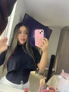 615581492: Chica busca chico en Barcelona