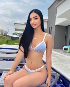 663936054: Chica busca chico en Ibiza