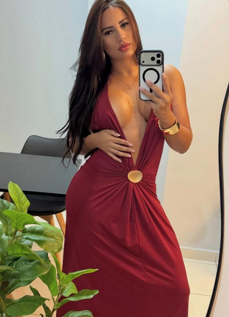 679314891: Chica busca chico en Cádiz