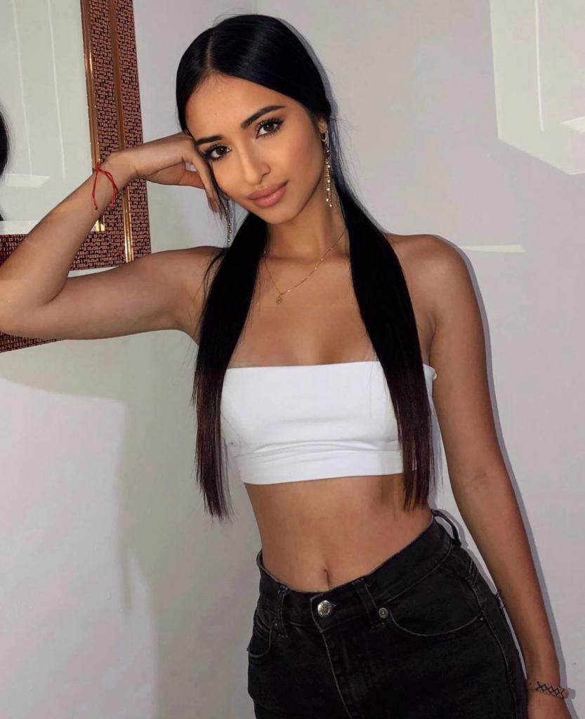 663936054: Chica busca chico en Ibiza
