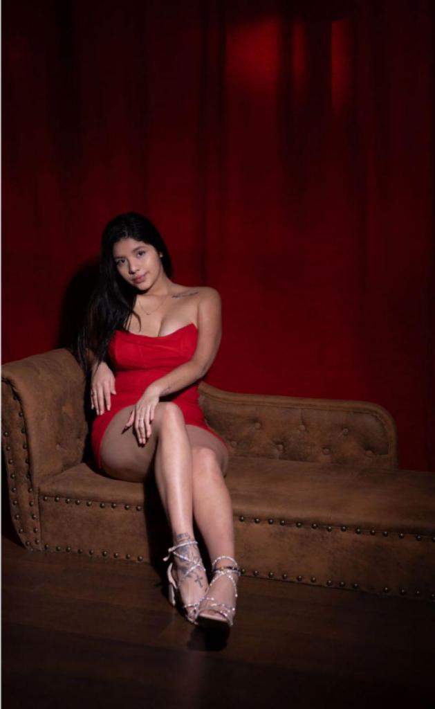 611748446: Chica busca chico en Málaga