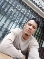 643583189: Chico busca chica en Sevilla