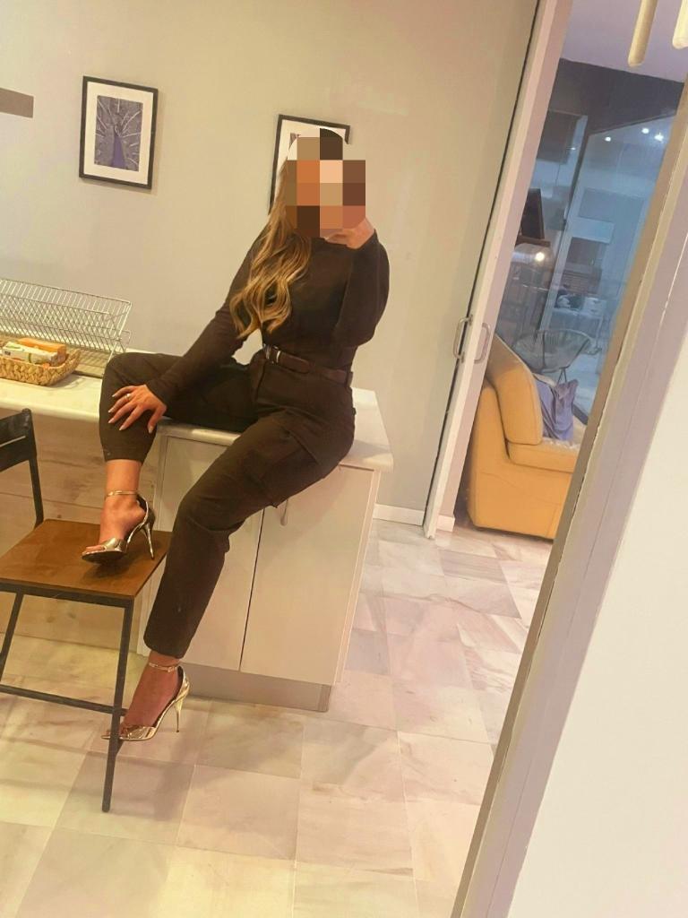 614869743: Chica busca chico en La Coruña
