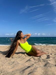 656424267: Chica busca chico en Barcelona