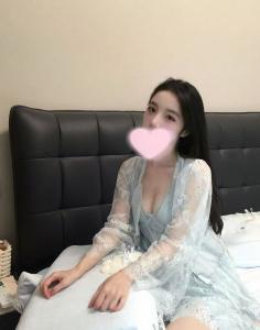 655986908: Chica busca chico en Barcelona