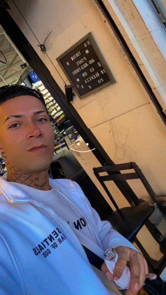 631340856: Chico busca chica en Barcelona