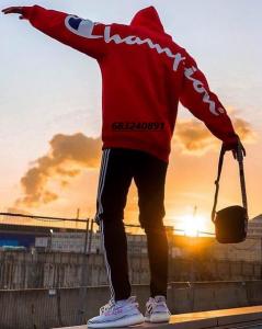 Chico busca chica en Sevilla: 