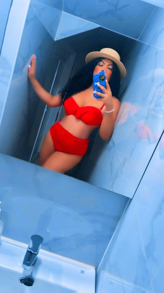 674369422: Transexual en León
