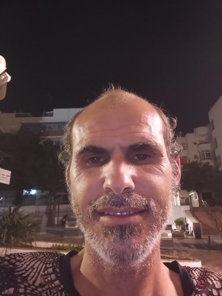 Chico busca chica en Málaga: 