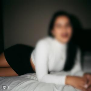 643205964: Chica busca chico en Gerona