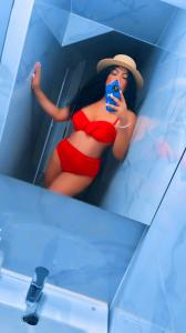 674369422: Transexual en León