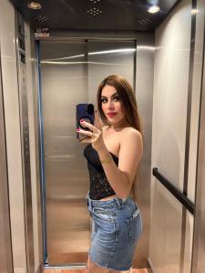613780736: Chica busca chico en Cádiz
