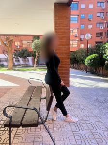614986366: Chica busca chico en Madrid