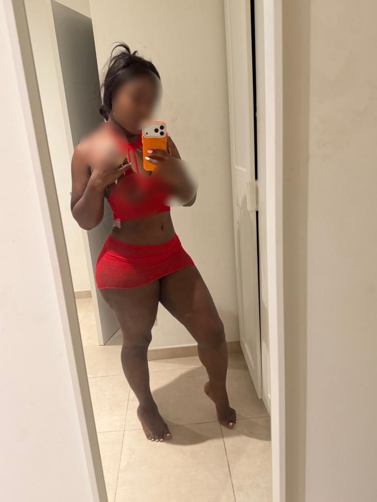 637804570: Chica busca chico en Barcelona