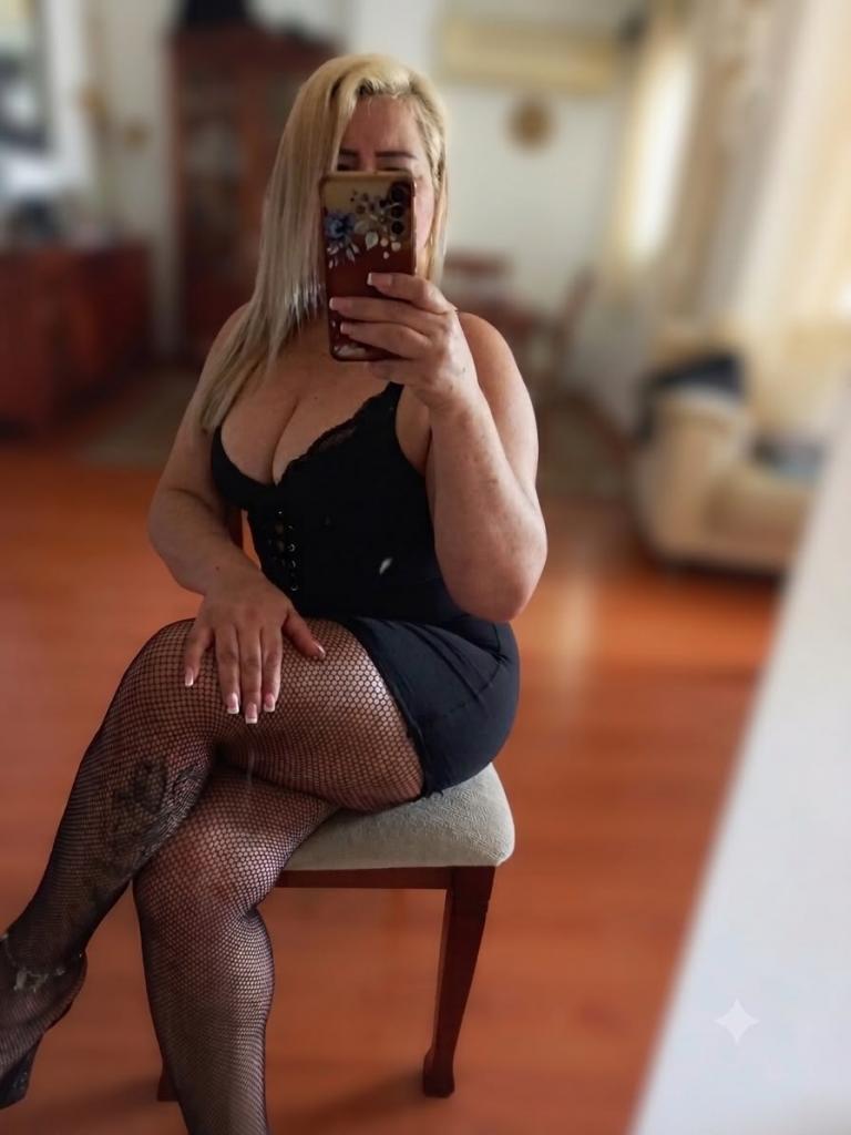 Chica busca chico en Ibiza: 