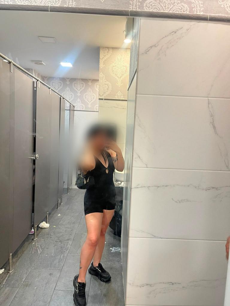 697534058: Chica busca chico en Madrid