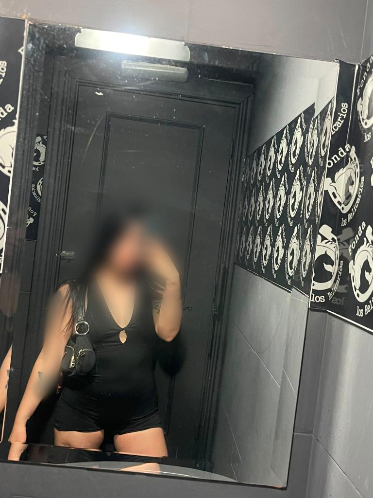 697534058: Chica busca chico en Madrid