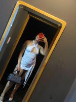 647333906: Chica busca chico en Málaga