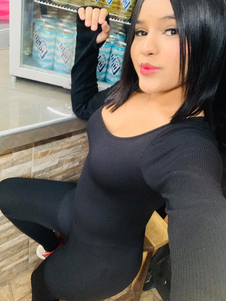 697537036: Chica busca chico en Madrid