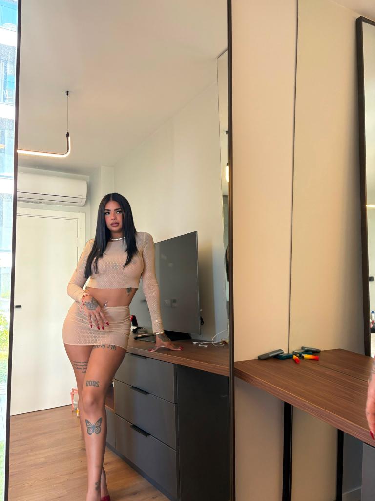 678029214: Chica busca chico en Málaga