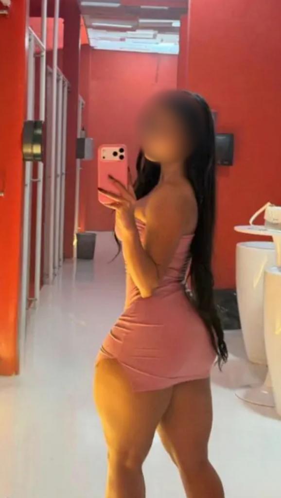 613592851: Chica busca chico en Lugo