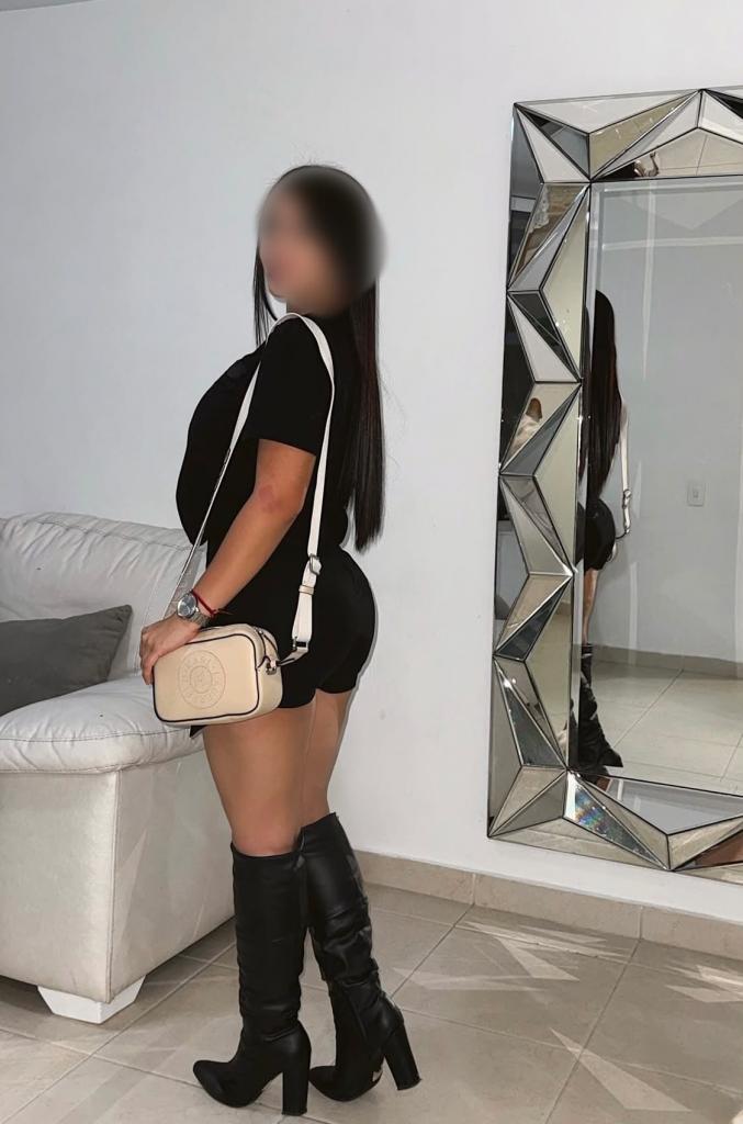 690130359: Chica busca chico en Madrid
