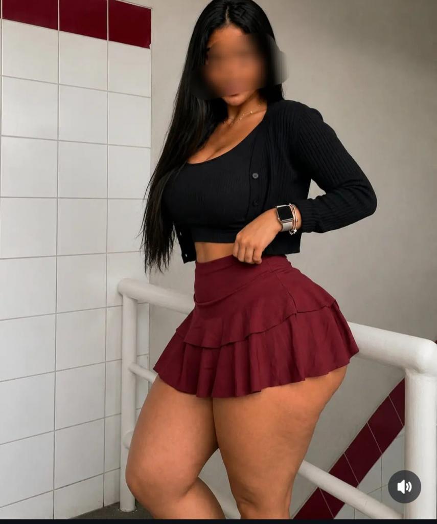 613737441: Chica busca chico en Madrid