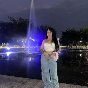 631889479: Chica busca chico en Barcelona
