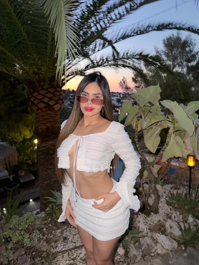 Chica busca chico en Ibiza: 