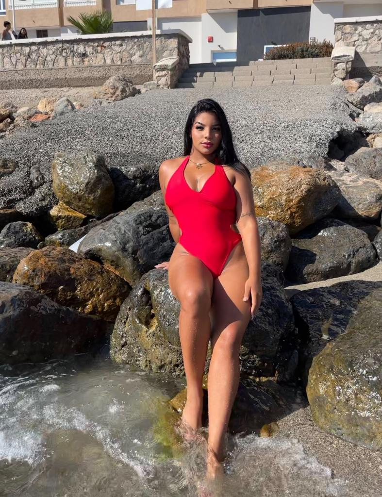 Chica busca chico en Almería: 