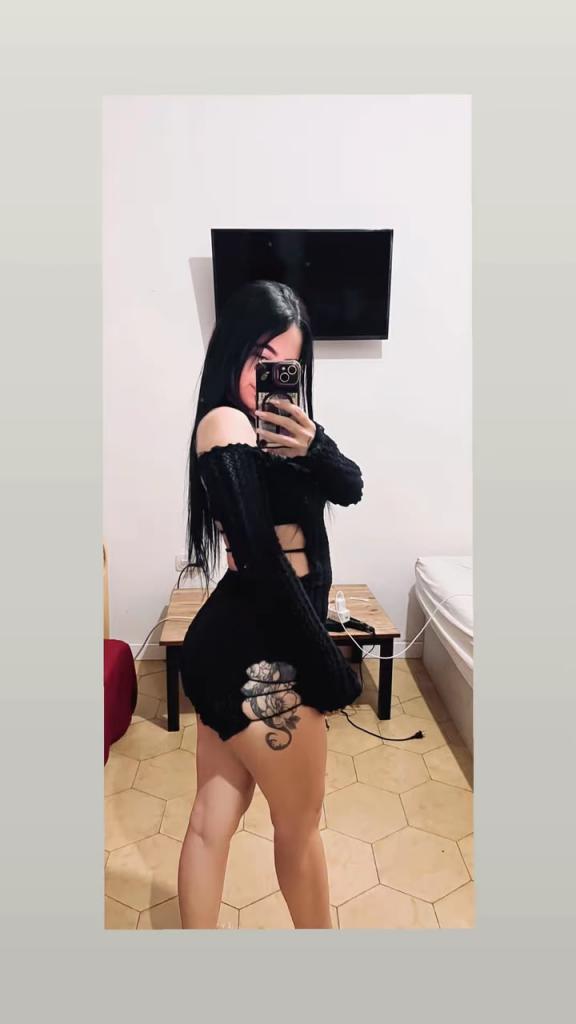 631889479: Chica busca chico en Barcelona