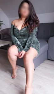 614323991: Chica busca chico en Gerona