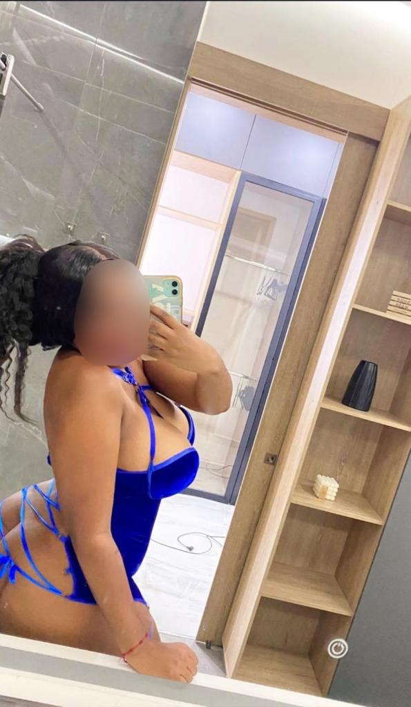 607302854: Chica busca chico en Almería