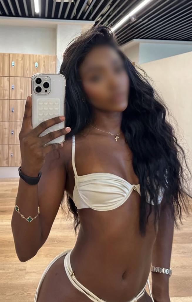 Chica busca chico en Almería: 