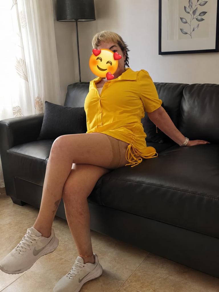 631748601: Chica busca chico en Almería