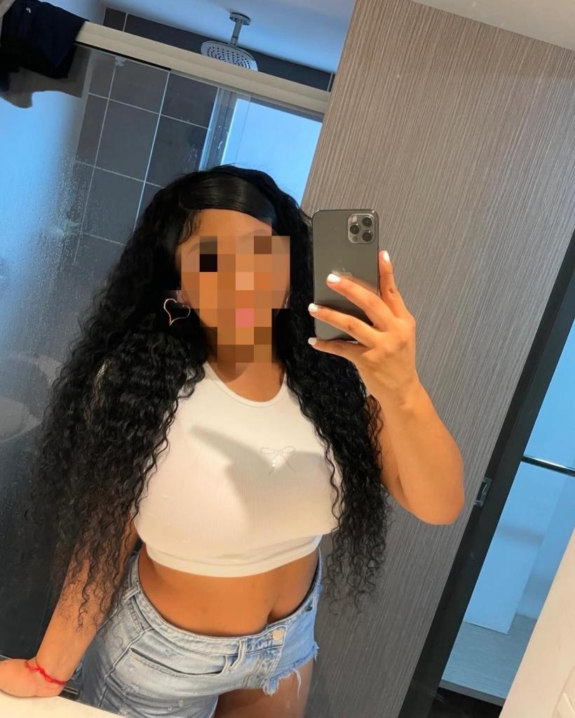 607302854: Chica busca chico en Almería