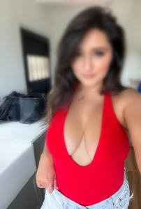 623414638: Chica busca chico en Ibiza