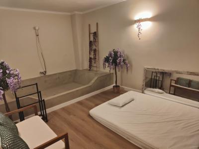 602449008: Chica busca chico en Zaragoza