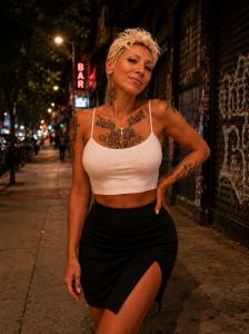 631372514: Chica busca chico en Barcelona