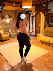 613808897: Chica busca chico en Madrid